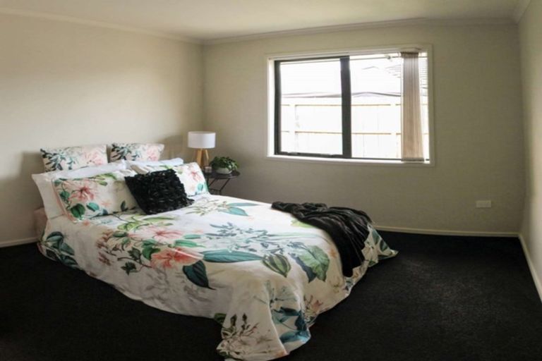 Photo of property in 37 Rainey Crescent, Papamoa Beach, Papamoa, 3118