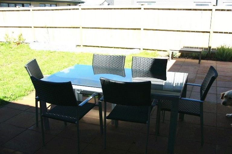 Photo of property in 23 Stranraer Crescent, Wattle Downs, Auckland, 2103