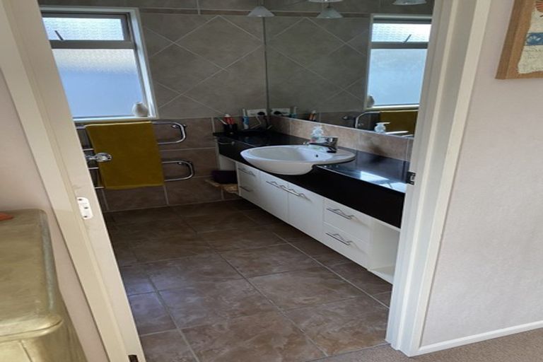 Photo of property in 125 Wayne Francis Drive, Flat Bush, Auckland, 2016