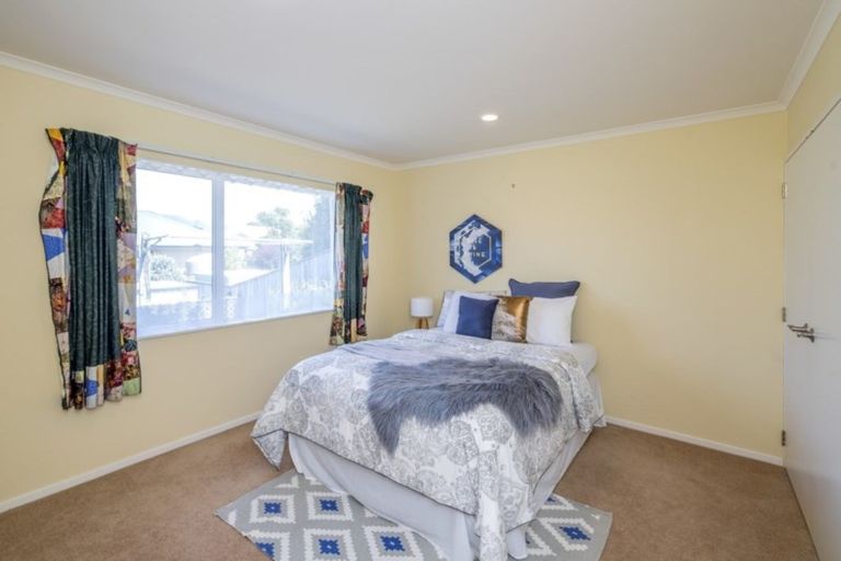 Photo of property in 25 San Priamo Place, Paraparaumu Beach, Paraparaumu, 5032