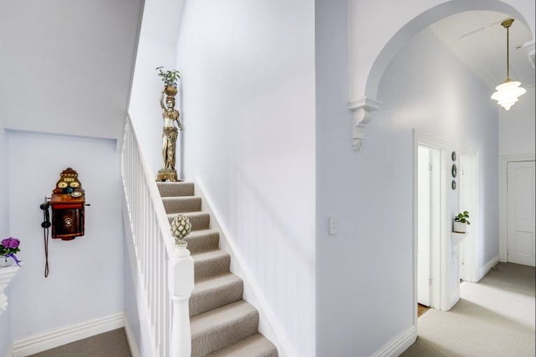 Photo of property in 3 Terrace Lane, Hospital Hill, Napier, 4110