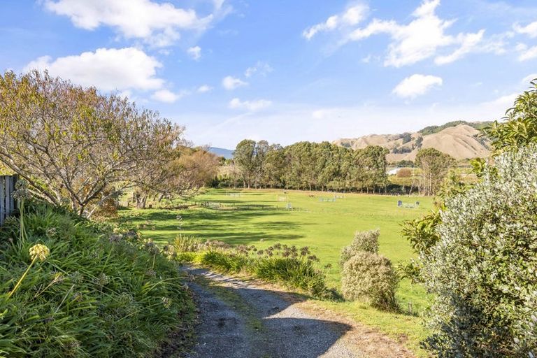 Photo of property in 84 Derham Road, Te Horo, Otaki, 5581