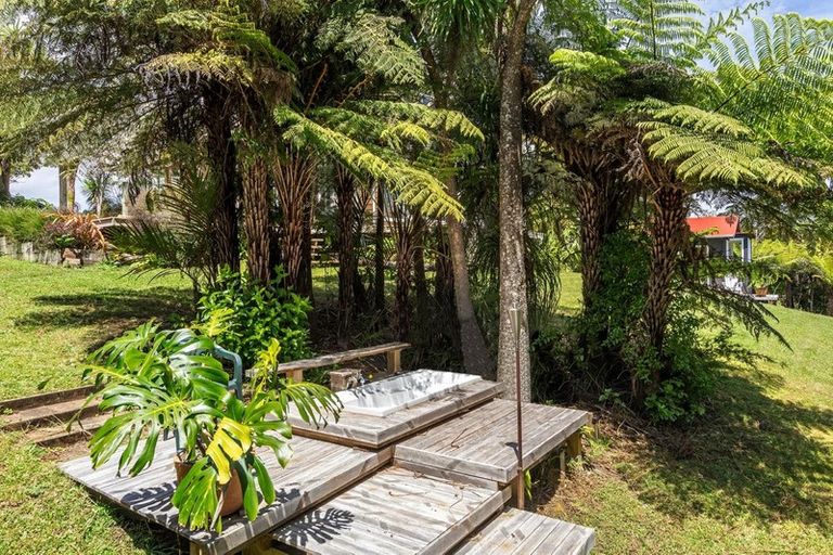 Photo of property in 16 La Trobe Track, Karekare, New Lynn, 0772