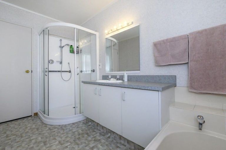 Photo of property in 1392b Cameron Road, Greerton, Tauranga, 3112