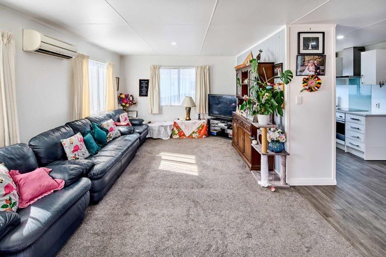 Photo of property in 2 Wellington Road, Wainuiomata, Lower Hutt, 5014