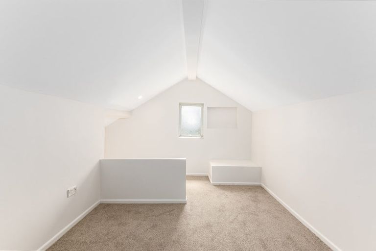 Photo of property in 20 Cornwall Crescent, Cannons Creek, Porirua, 5024