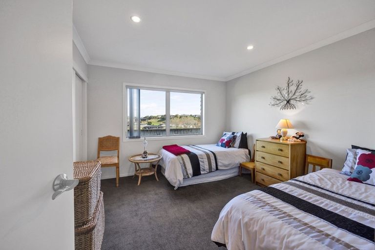 Photo of property in 4a Marchant Place, Westown, New Plymouth, 4310