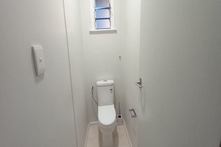 Photo of property in 512 Te Atatu Road, Te Atatu Peninsula, Auckland, 0610