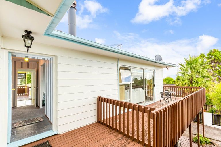 Photo of property in 26 Longreach Drive, Sunnyvale, Auckland, 0612