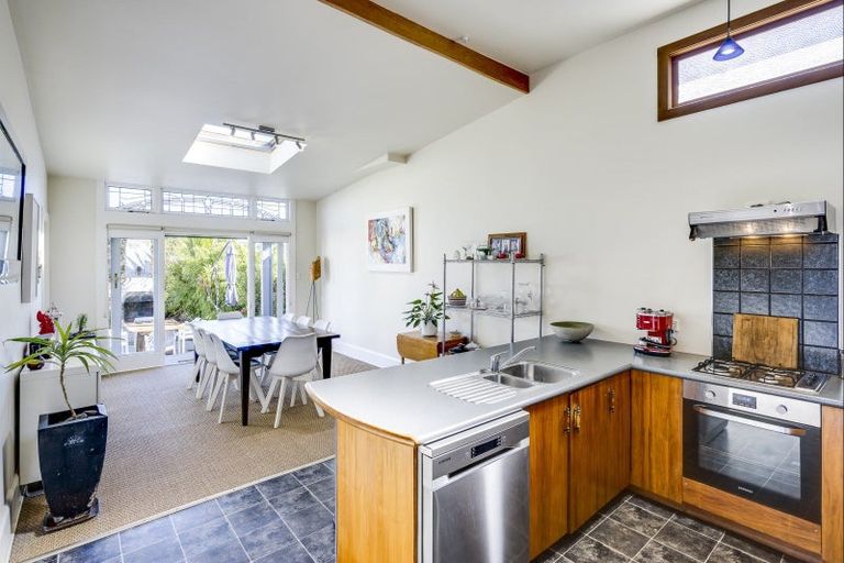 Photo of property in 14 Mcdonald Street, Napier South, Napier, 4110