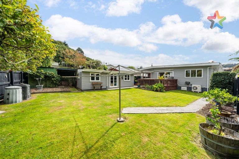 Photo of property in 33 Mcgowan Road, Wainuiomata, Lower Hutt, 5014