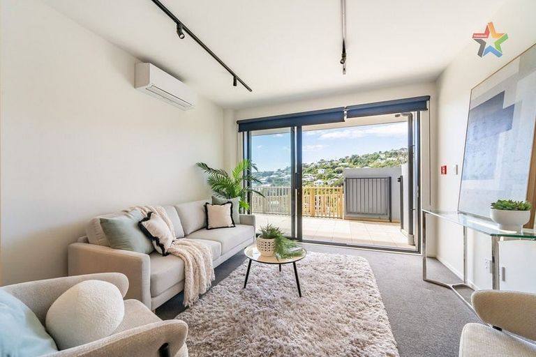 Photo of property in 2/65 Tiketike Way, Brooklyn, Wellington, 6021