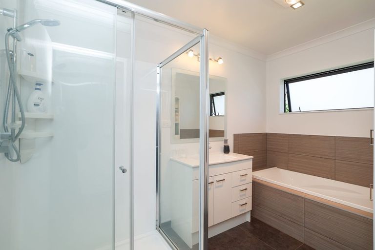 Photo of property in 8 Settlers Close, Whalers Gate, New Plymouth, 4310