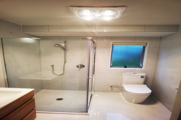 Photo of property in 17 Mercury Lane, Windsor Park, Auckland, 0632