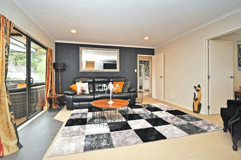 Photo of property in 14 Blackwood Drive, Wattle Downs, Auckland, 2103