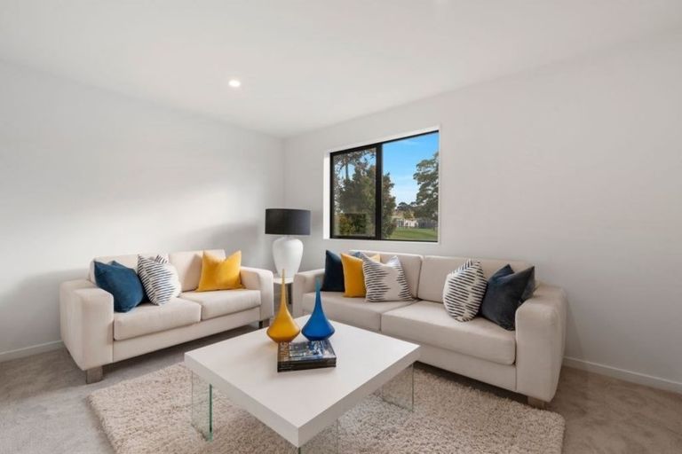 Photo of property in 31c Weatherly Road, Torbay, Auckland, 0630