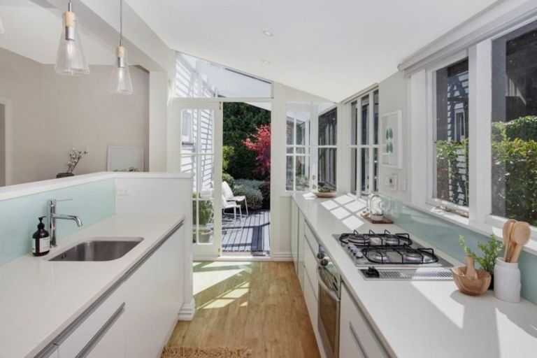 Photo of property in 52a Onslow Street, St Albans, Christchurch, 8014