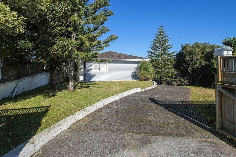 Photo of property in 8 Papa Place, Birkdale, Auckland, 0626