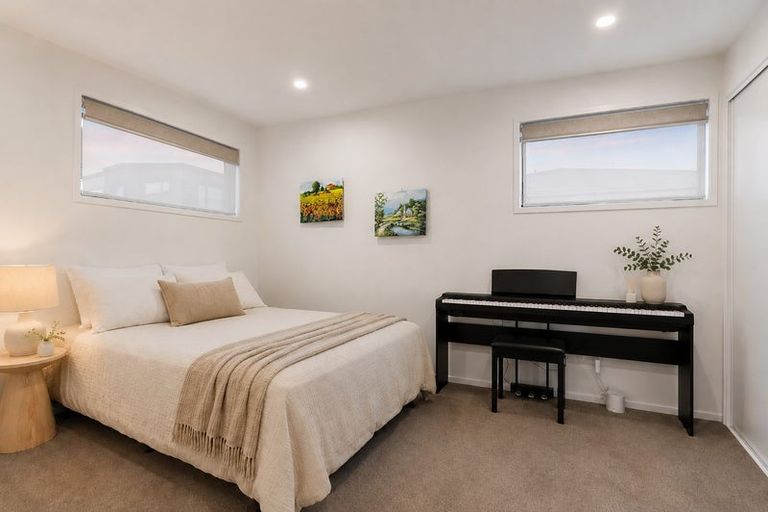 Photo of property in 33 Renata Crescent, Te Atatu Peninsula, Auckland, 0610