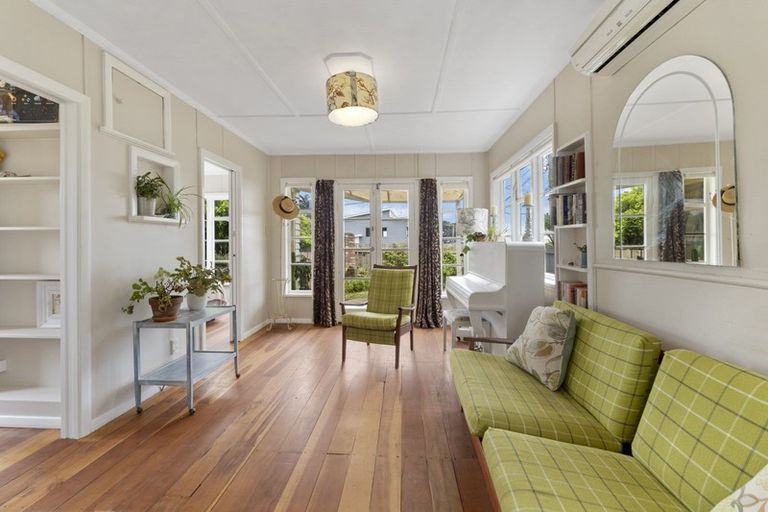 Photo of property in 10 Rosetta Road, Raumati South, Paraparaumu, 5032