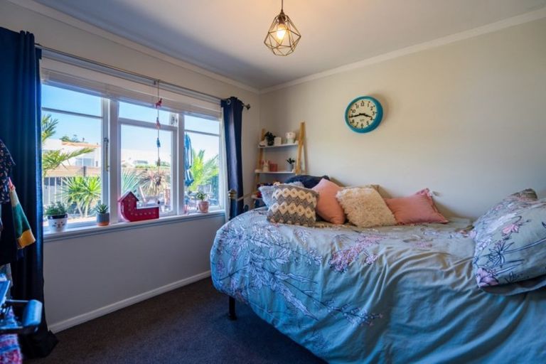 Photo of property in 1 Toru Road, Paraparaumu Beach, Paraparaumu, 5032