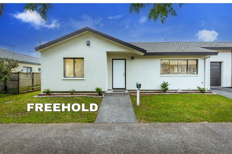 Photo of property in 9/17 Neta Grove, Henderson, Auckland, 0612