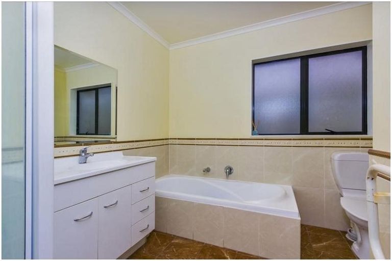 Photo of property in 227 Triangle Road, Massey, Auckland, 0614