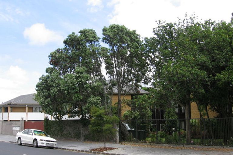 Photo of property in Remuera Mews, 8/29 Green Lane East, Remuera, Auckland, 1050