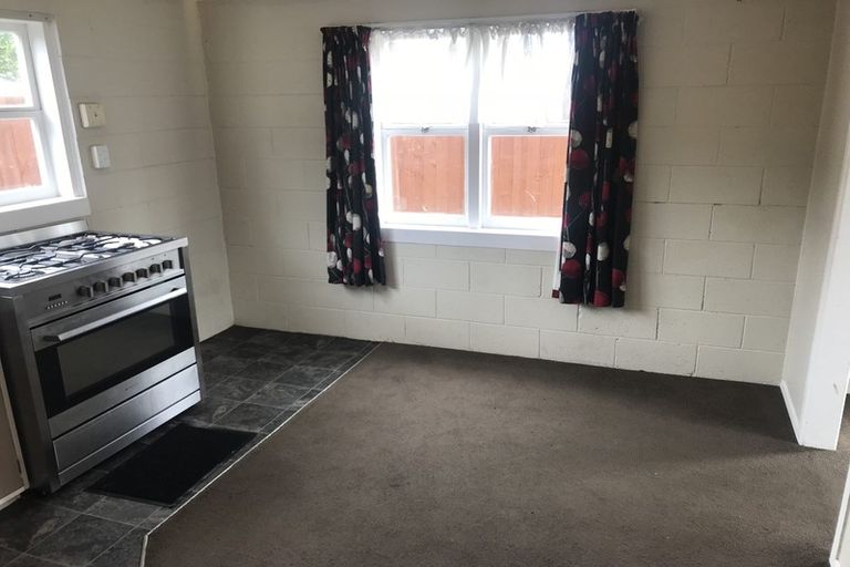 Photo of property in 40 Longburn Road, Henderson, Auckland, 0610