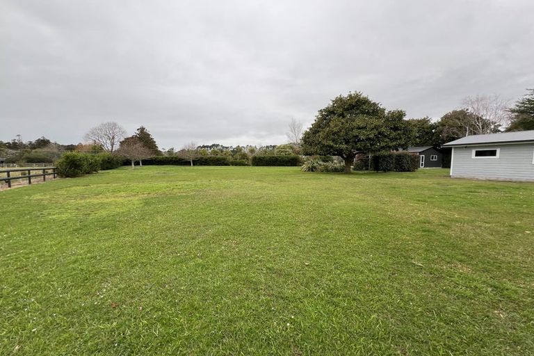 Photo of property in 171 Boord Crescent, Kumeu, 0891