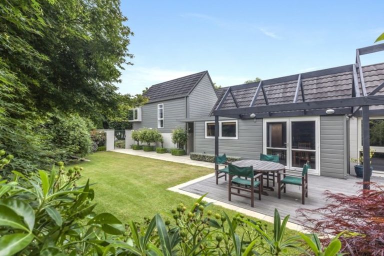 Photo of property in 18 Lombard Place, Avonhead, Christchurch, 8042