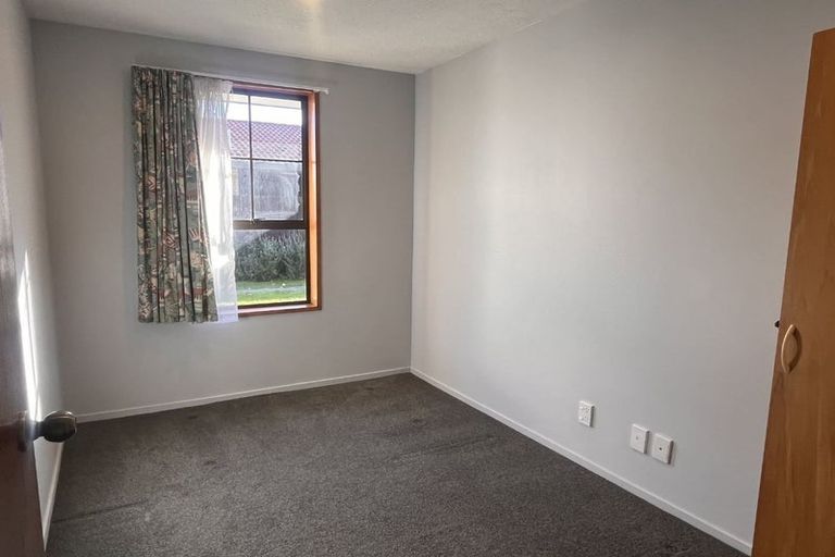 Photo of property in 32 Karnak Crescent, Russley, Christchurch, 8042