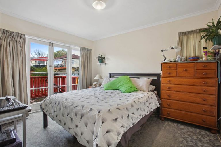 Photo of property in 25 Blacklock Avenue, Henderson, Auckland, 0612