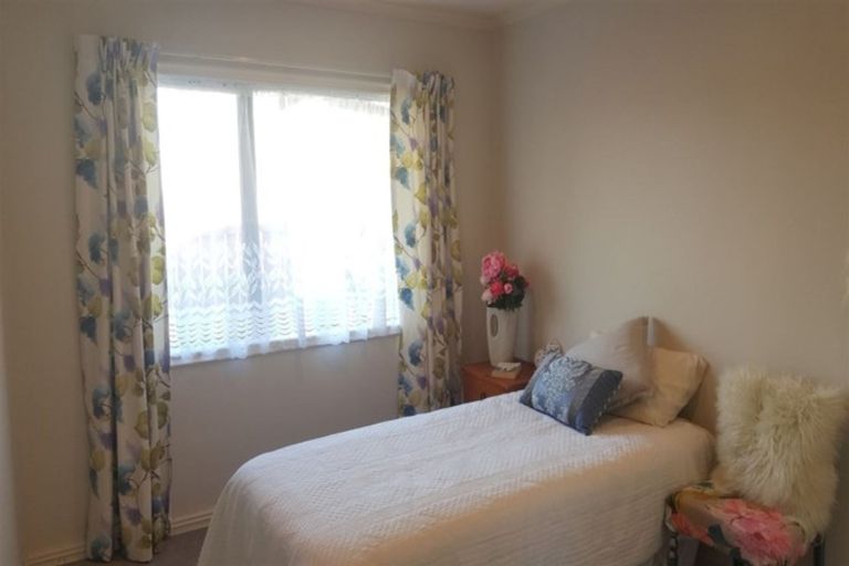 Photo of property in 1 Hoyte Place, Pukehangi, Rotorua, 3015