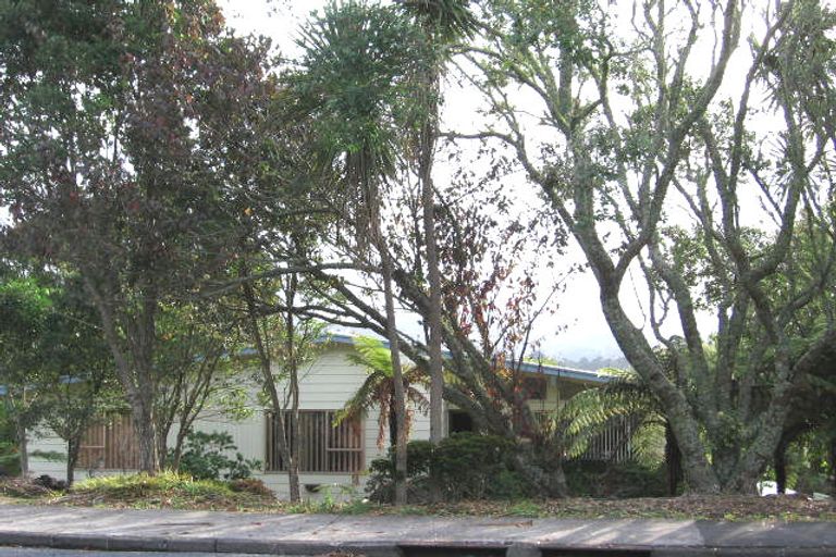 Photo of property in 27 Autumn Avenue, Glen Eden, Auckland, 0602