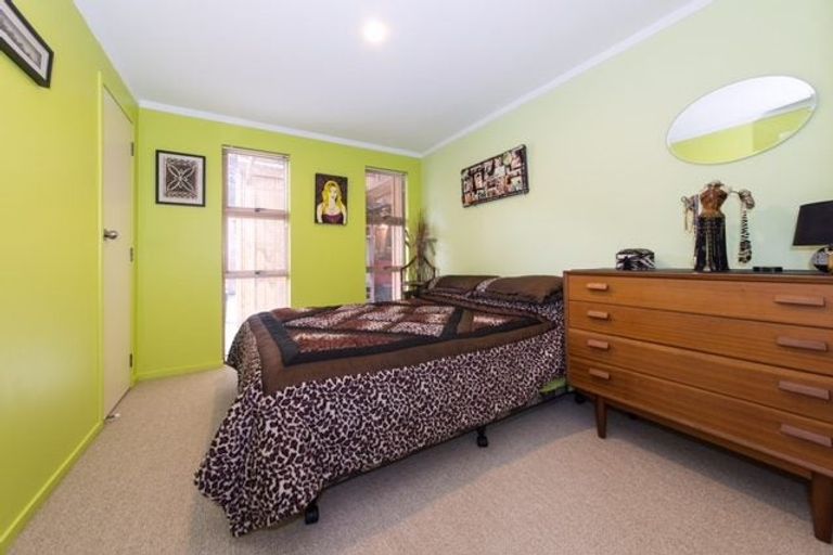 Photo of property in 15 Royal Road, Massey, Auckland, 0614