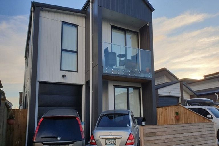 Photo of property in 49 Clayden Shuttleworth Street, Papakura, 2110