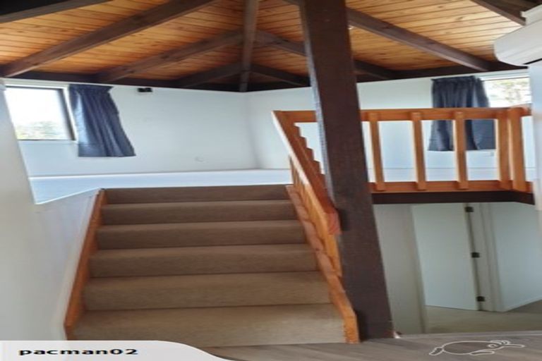 Photo of property in 1/77 Hebron Road, Waiake, Auckland, 0630