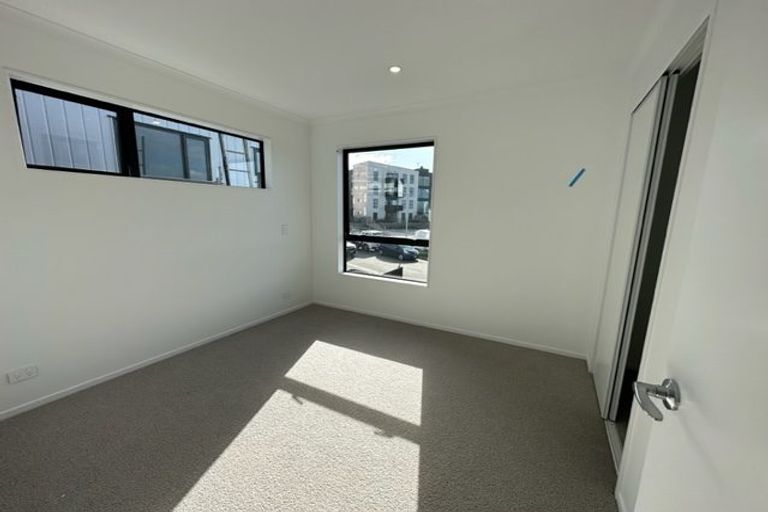 Photo of property in 11 Hema Road, Hobsonville, Auckland, 0616