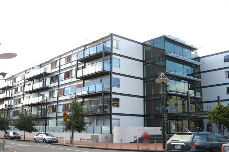 Photo of property in Viaduct Point Apartments, 219/125 Customs Street West, Auckland Central, Auckland, 1010