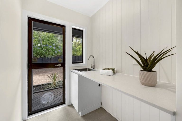 Photo of property in 24a Bert Wilson Place, Cockle Bay, Auckland, 2014