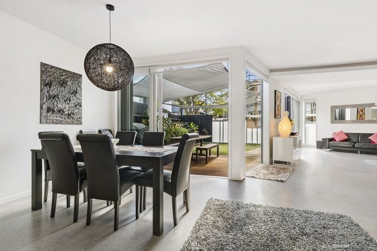 Photo of property in 5c Salmont Place, Kelburn, Wellington, 6012