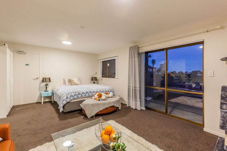 Photo of property in 112 Sartors Avenue, Browns Bay, Auckland, 0630