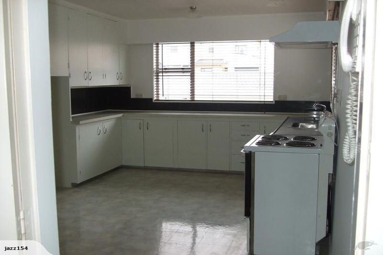 Photo of property in 11 Mana Esplanade, Paremata, Porirua, 5026