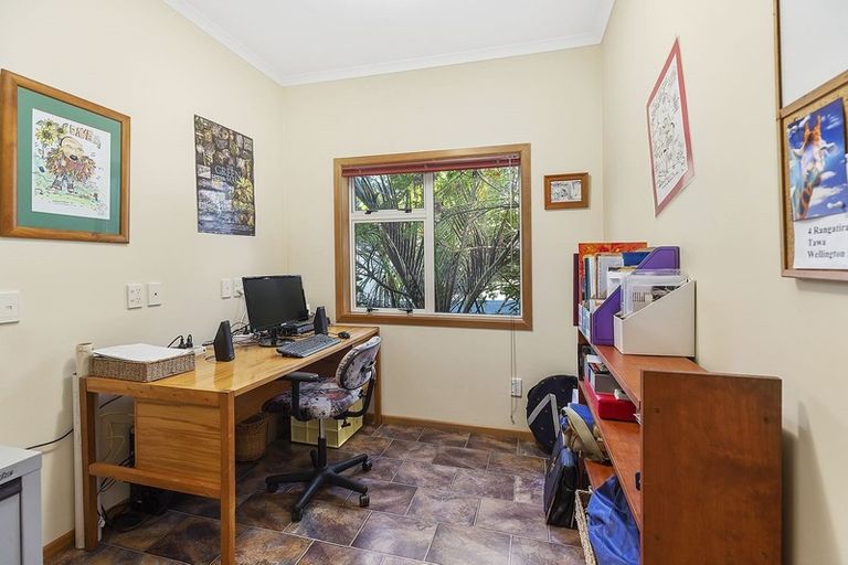 Photo of property in 4 Rangatira Road, Tawa, Wellington, 5028