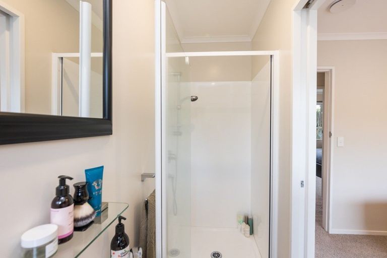 Photo of property in 4 Ruamahanga Crescent, Terrace End, Palmerston North, 4410