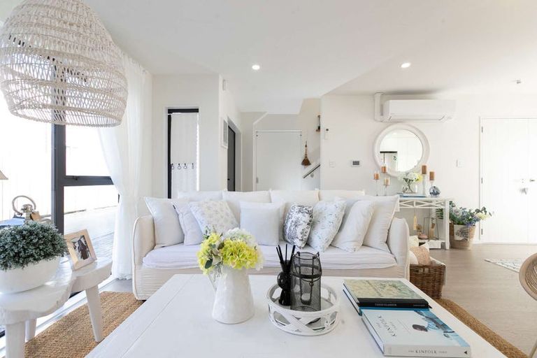 Photo of property in 90c Seymour Road, Sunnyvale, Auckland, 0612