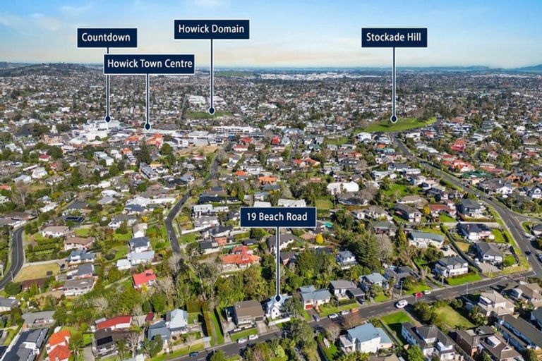 Photo of property in 19 Beach Road, Mellons Bay, Auckland, 2014