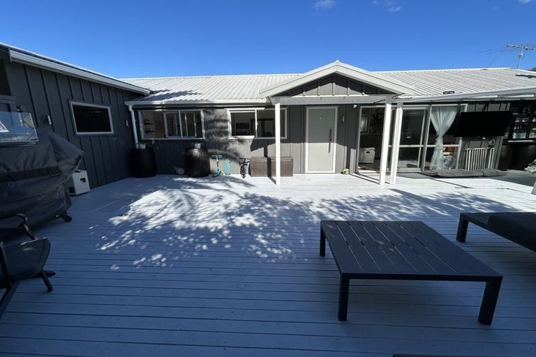 Photo of property in 24 Springtime Crescent, Stanmore Bay, Whangaparaoa, 0932