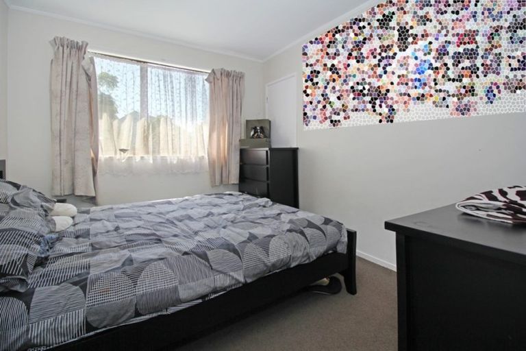 Photo of property in 1 Montego Place, Weymouth, Auckland, 2103